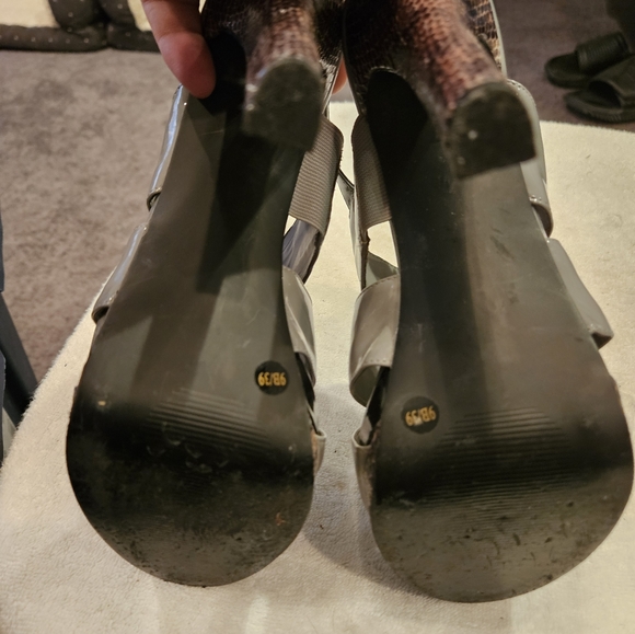 JESSICA SIMPSON HEELS - Picture 5 of 5
